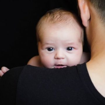 Ученые объяснили, чем схожесть с отцом полезна для здоровья ребенка