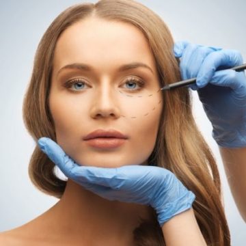 Косметология VS Хирургия: как стать красивее без пластических операций