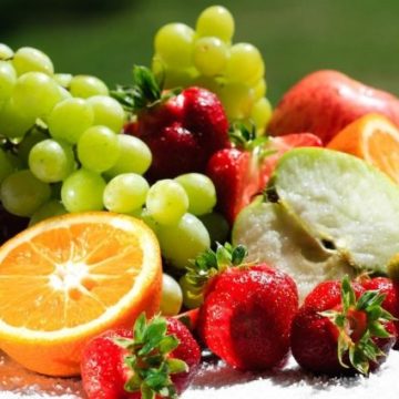 Сладкие риски: топ-7 ягод и фруктов, которые могут навредить здоровью