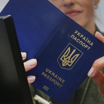 В ГМС начали отказывать в обслуживании переселенцам со «старыми» паспортами