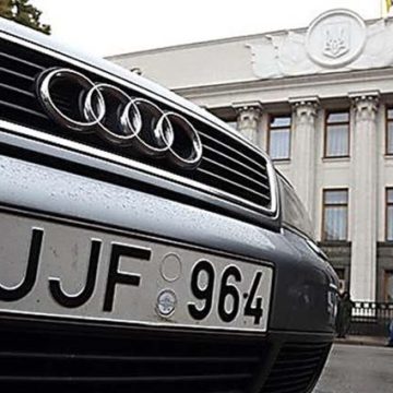 Депутаты обнародовали правки в законопроекты об автомобилях на еврономерах
