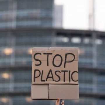 Битва за экологию: в Европе запретили использовать одноразовую посуду