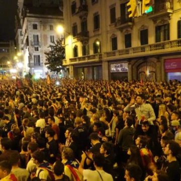 В ходе протестов в Барселоне пострадали десятки человек