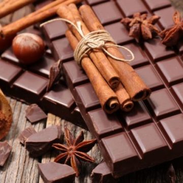 Ученые рассказали, как шоколад помогает от кашля