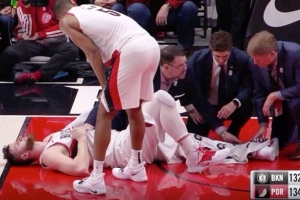 ​Баскетболист НБА Нуркич на матче переломил надвое ногу: в Сеть «слили» кадры не для слабонервных