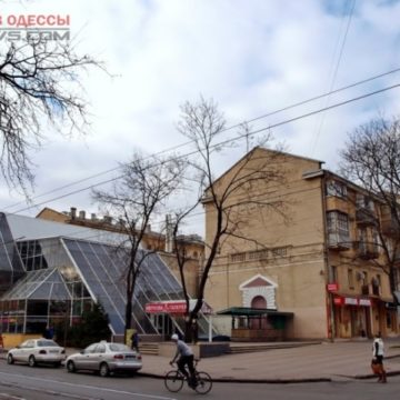 В Одессе планируют закрыть Цветочную галерею на Соборной площади