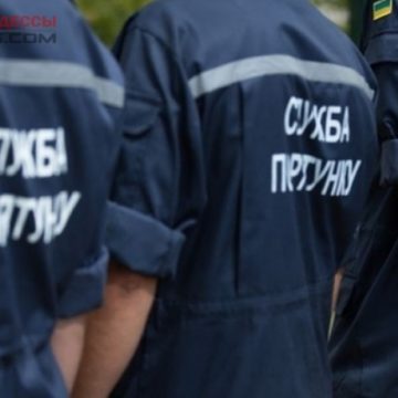В Одессе спасатели поспешили на помощь выпавшему из окна человеку