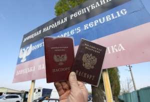 «Сценария лучше просто не существует», — украинский политолог Суворов о выдаче российских паспортов в ОРДЛО