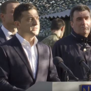 Зеленский выступил с сильной речью на Донбассе в День защитника Украины