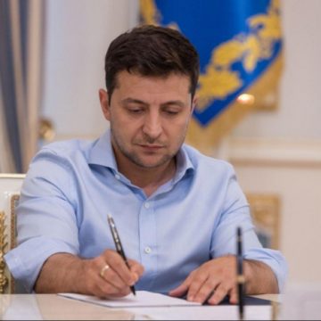Теперь официально: Зеленский уволил Богдана с поста главы Офиса президента Украины — детали