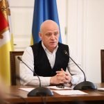 Мэр Геннадий Труханов призвал одесситов соблюдать правила предосторожности и рекомендации медиков
