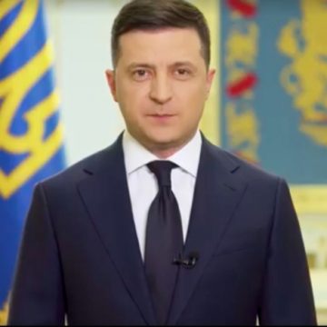 ​»Попали в «День сурка»», — Зеленский призвал украинцам не превращаться в «обиженных детей», видео