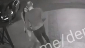 В Сеть попало видео, как девушка стреляла в прокурора Пипку в Кривом Роге: перед этим была потасовка